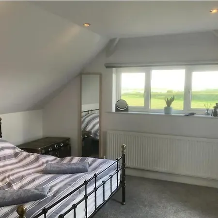 Sail Loft - Large Double Room, Bathroom And Lounge 2 Miles From *